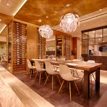Una foto del restaurante RIVA Restaurant & Bar