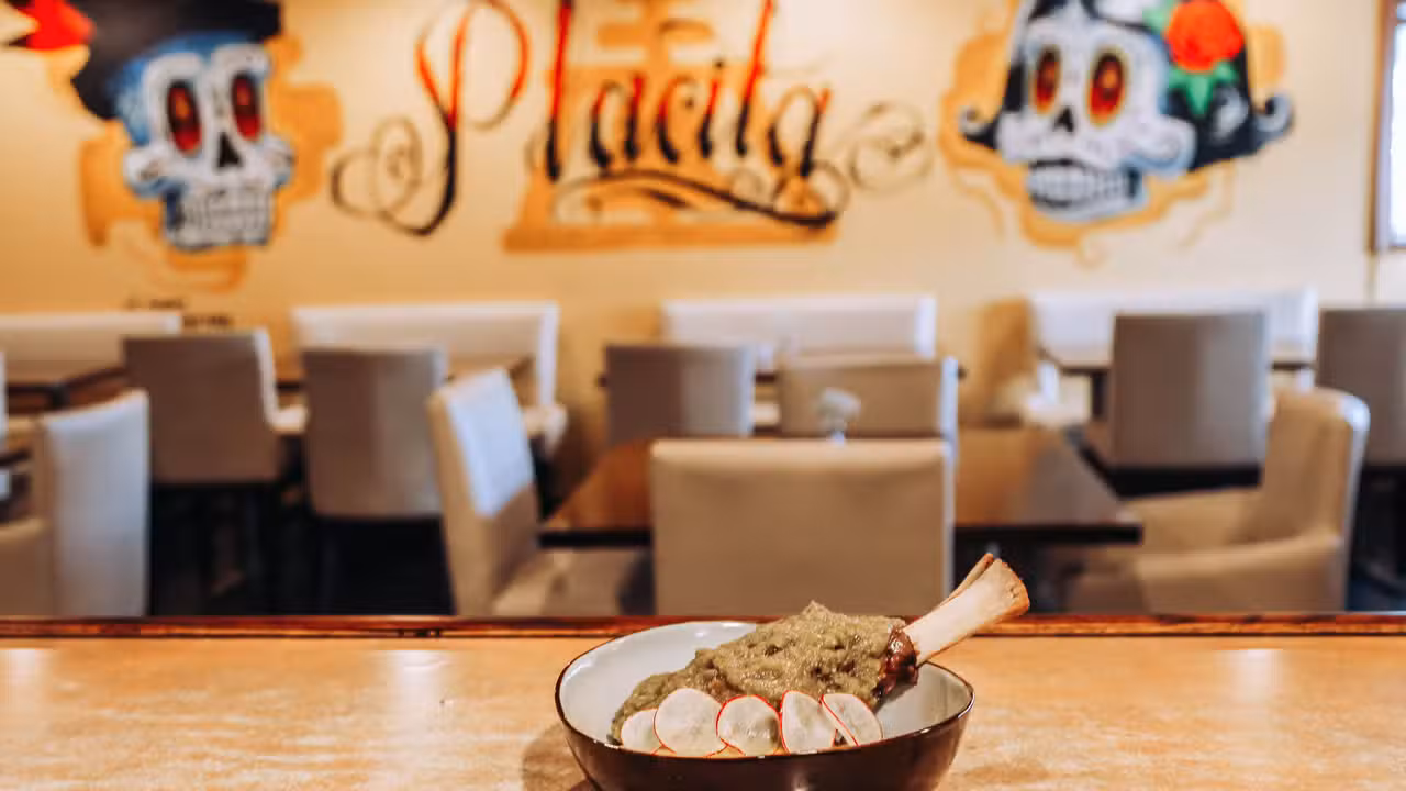 Binnenkant - Placita, Riverside, CA