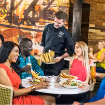 Una foto del restaurante 90 Ninety Bar & Grill - Suncoast Hotel & Casino