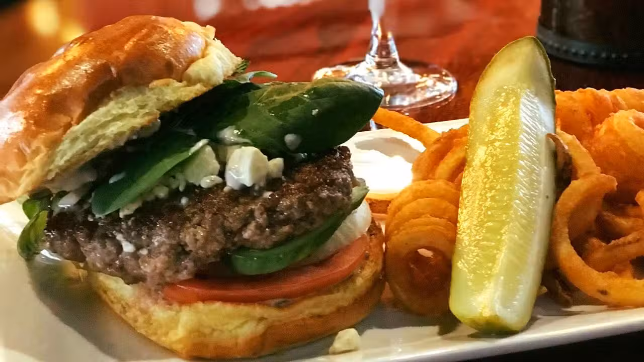 Eten - Little Tails Bar and Grill, Lake Forest, IL