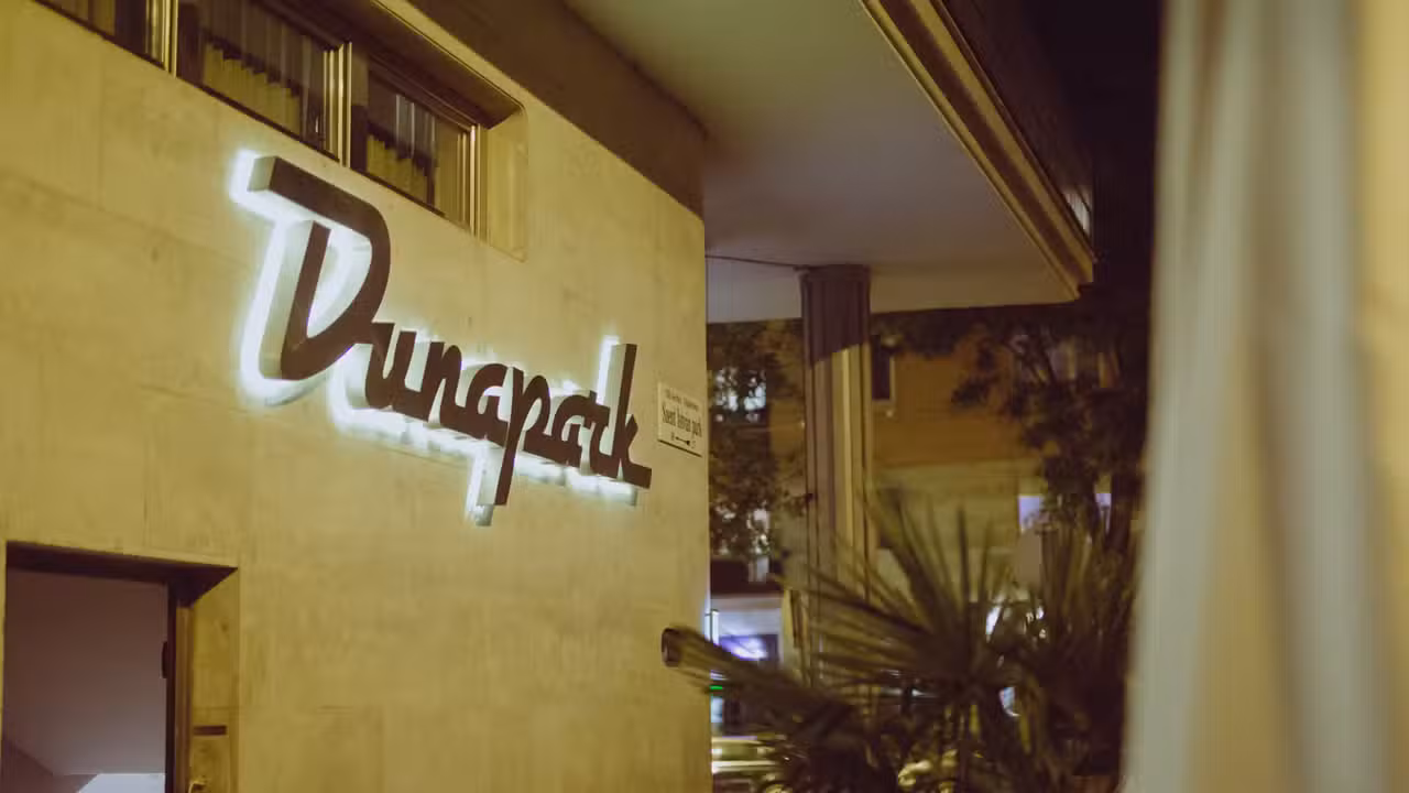 Interior - Dunapark Kávéház, Budapest, Pest