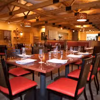 A photo of Les Cheneaux Culinary School restaurant