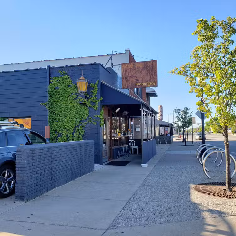 Buitenkant - Mabel Gray, Hazel Park, MI