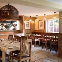 Una foto del restaurante Fox & Hounds Barley