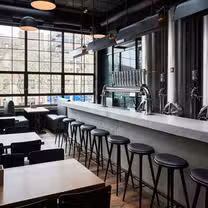 Una foto del restaurante Cruz Blanca Taqueria + Brewery