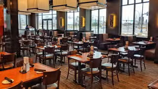 Una foto del restaurante CRAVE - Maple Grove