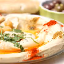 Una foto del restaurante Cafe Byblos Mediterranean Cafe