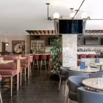 A photo of Earls Kitchen + Bar - Square One restaurant