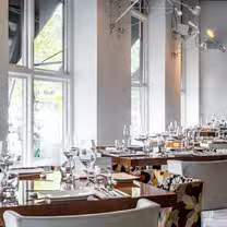 MOMO RESTAURANT, BAR & LOUNGEの写真