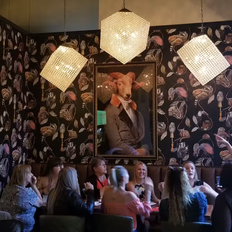 Interior - Twist Kitchen + Cocktail, Collingwood, ON