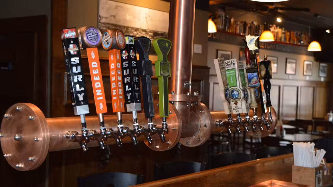 Binnenkant - Streetcar Kitchen & Pub, Carlton, MN