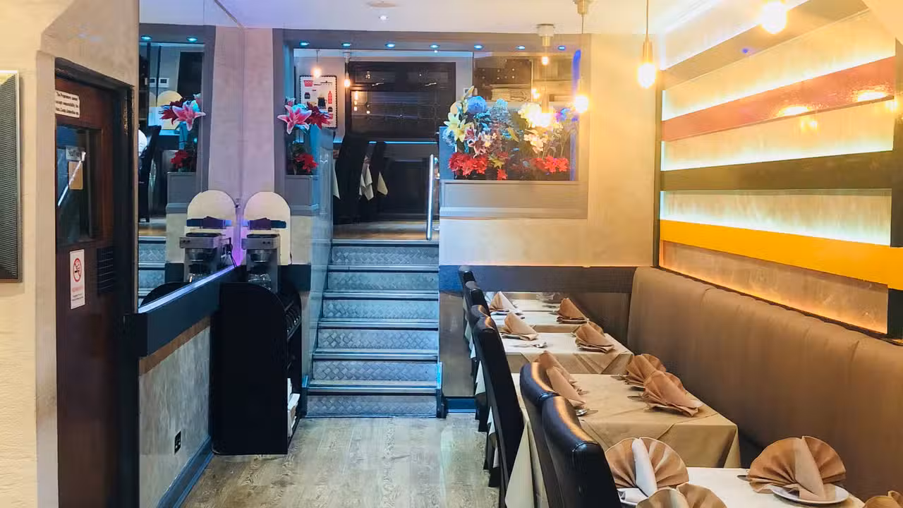 Binnenkant - The Thames Eatery, London, 