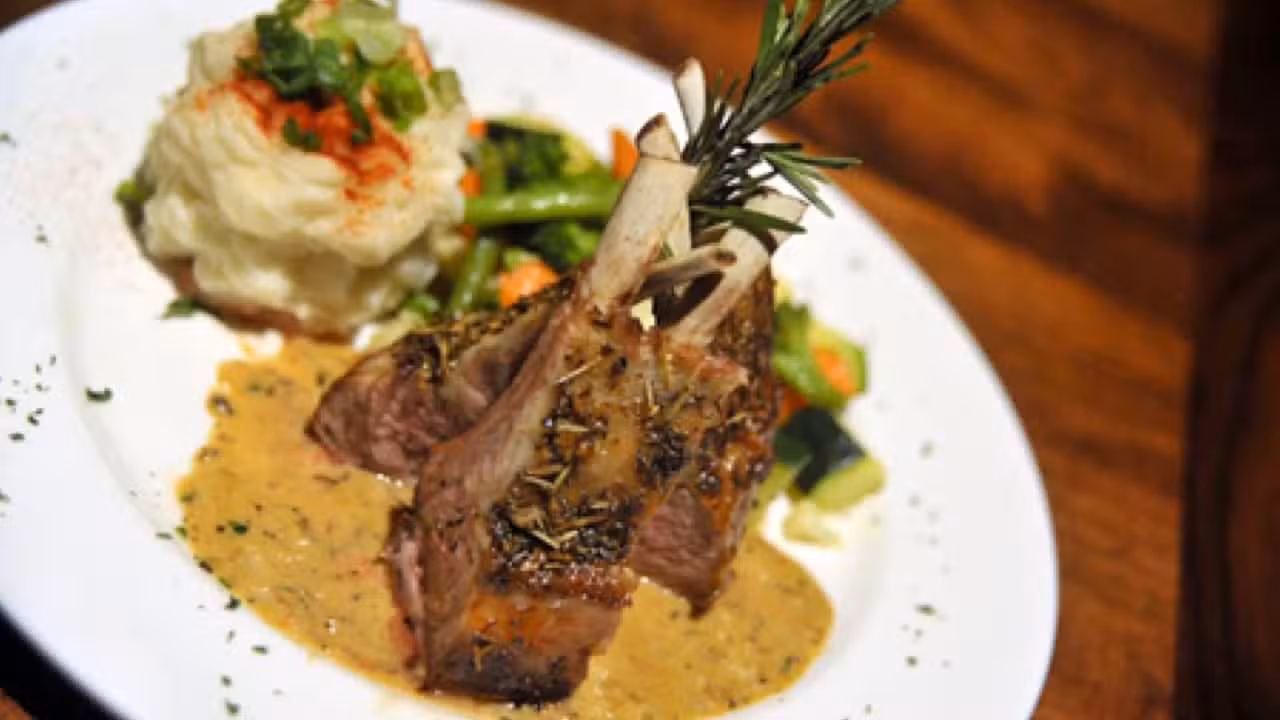 CattleBaron Steakhouse & Bar - South, Calgary, AB