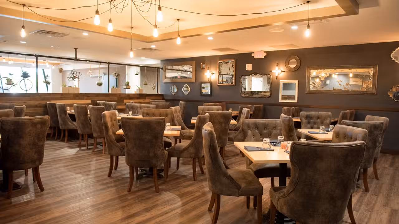 Interior - Nomad Grill, Southfield, MI