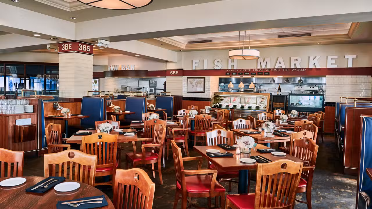 Interior - Mitchell's Fish Market - Cincinnati (West Chester), West Chester, OH