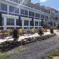 Una foto del restaurante The Millbrook Tavern at The Bethel Resort & Suites