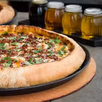 Una foto del restaurante Woodstock's Pizza - Isla Vista