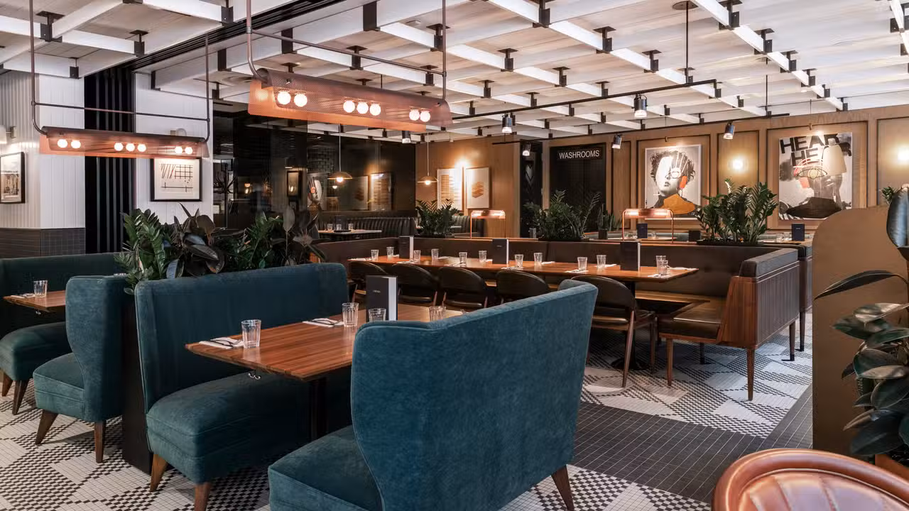 Earls Kitchen + Bar - Financial District, King & University, Toronto, ON