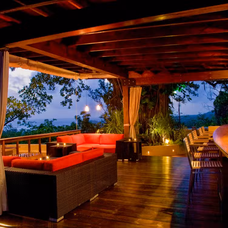 Interior - Bushbar, San San - Port Antonio, 5HFV+M6