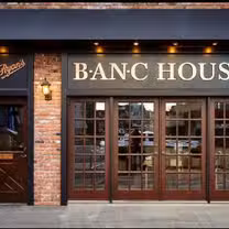 Una foto del restaurante B J Ryan's Banc House