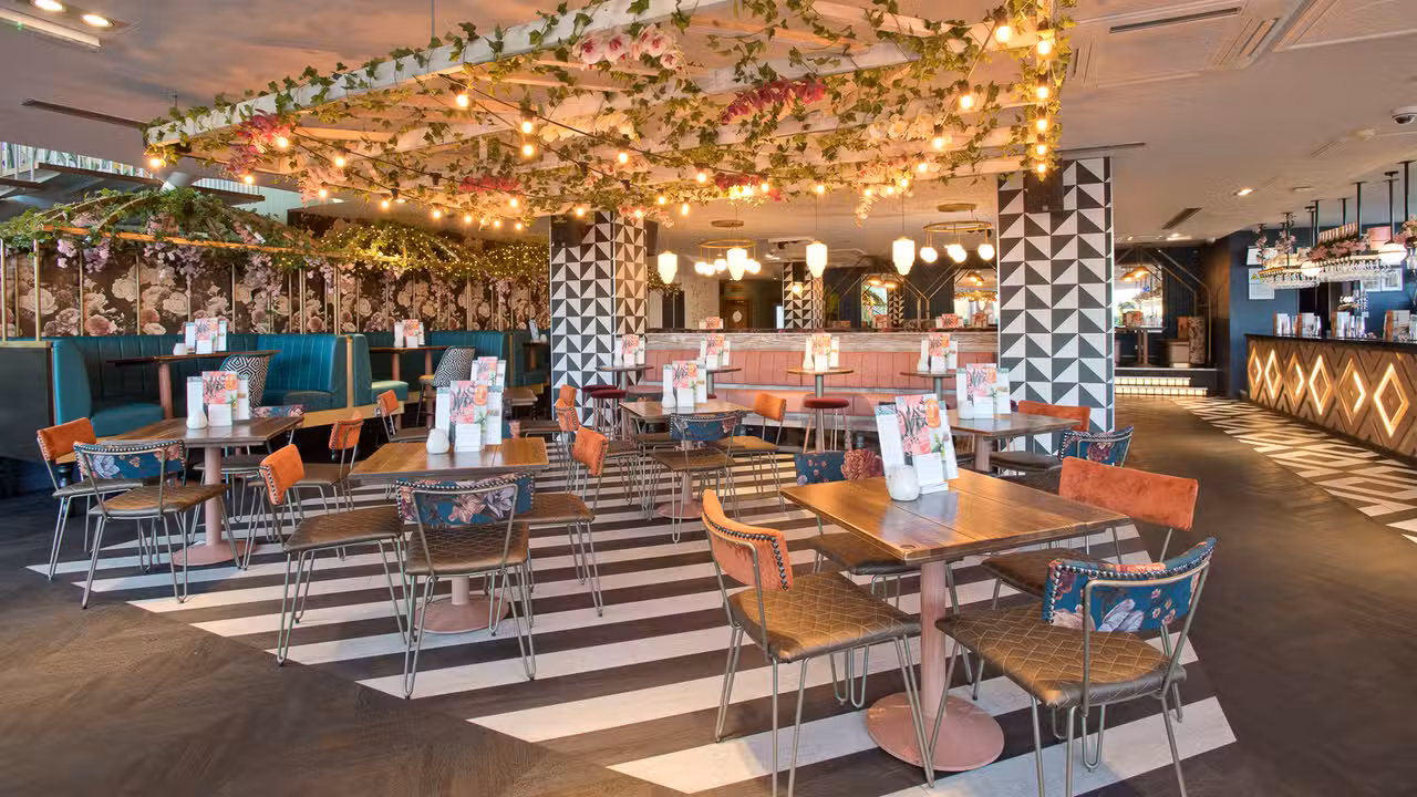 Slug Mk- - Slug and Lettuce Hub Milton Keynes, Milton Keynes, Buckinghamshire
