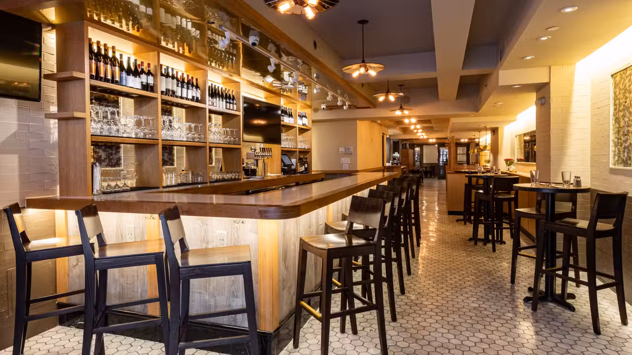 Binnenkant - Friedman's Kitchen + Bar, New York, NY