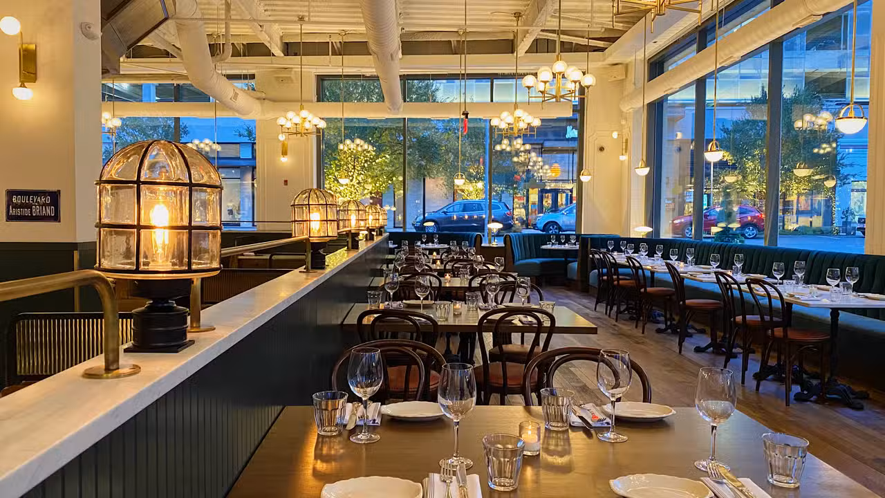 Interior - Parc de Ville, Fairfax, VA