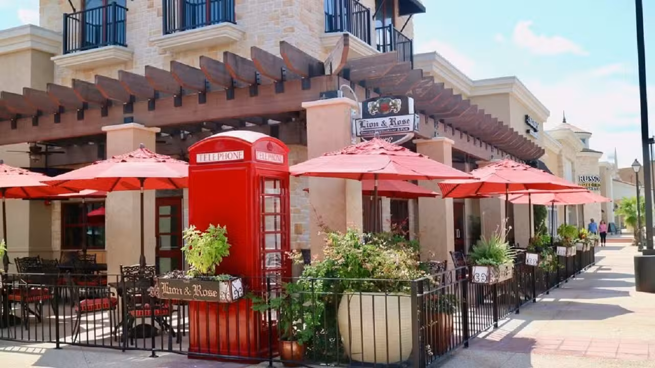 O - Lion & Rose- The Rim - Permanently Closed, San Antonio, TX