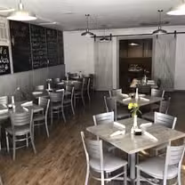 Foto von Basil and Baxter's Kitchen & Cocktails Restaurant