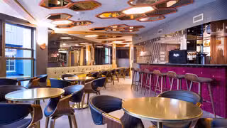 Una foto del restaurante The Living Room at Pangea