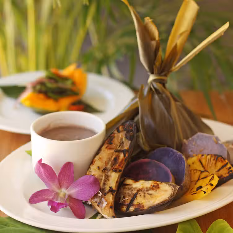 Food - Tiki Terrace (Ka'anapali Beach Hotel), Lahaina, HI