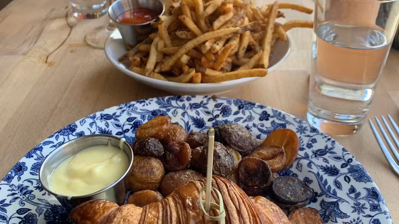 Eten - The Townshend, Quincy, MA