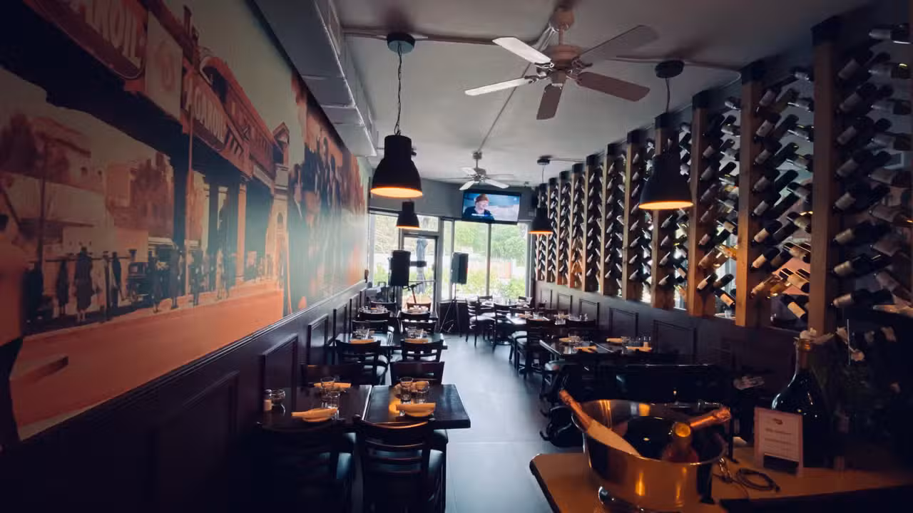 內部 - Palermo Restaurant & Wine Bar，FLMiami