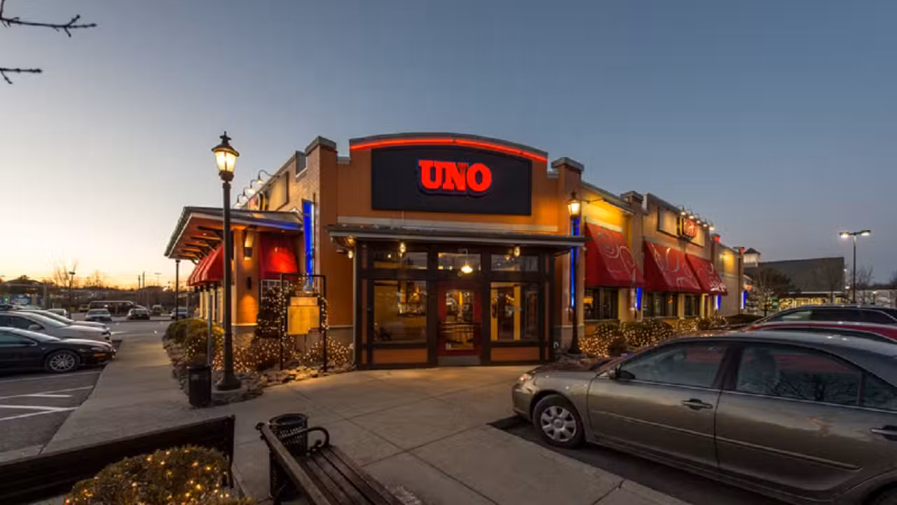 Exterior - Uno Pizzeria & Grill - Wrentham, Wrentham, MA