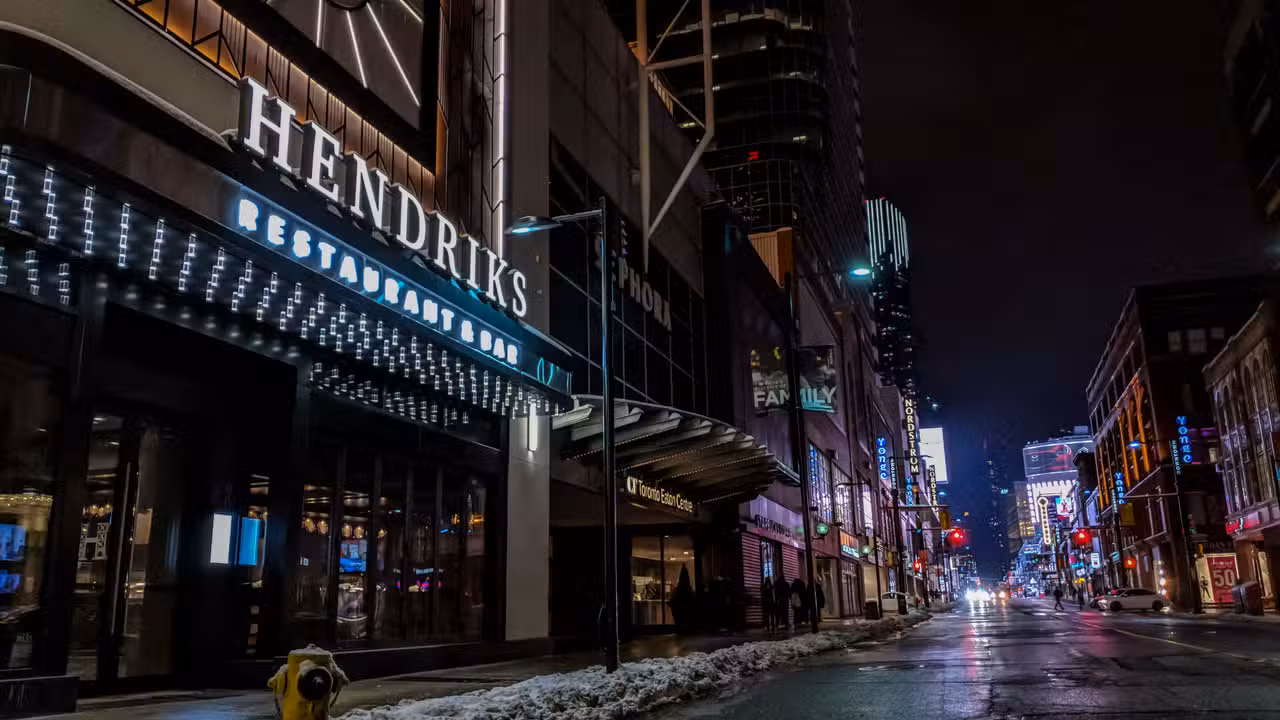 Interior - Hendriks Restaurant & Bar, Toronto, ON