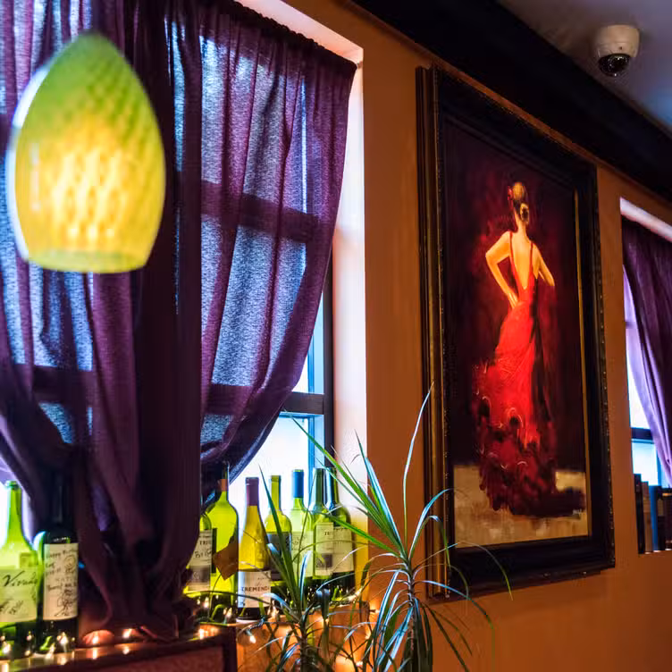 インテリア - Ole Tapas Lounge & Restaurant DE Newark