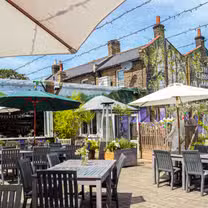 Foto von The Clissold Arms Restaurant