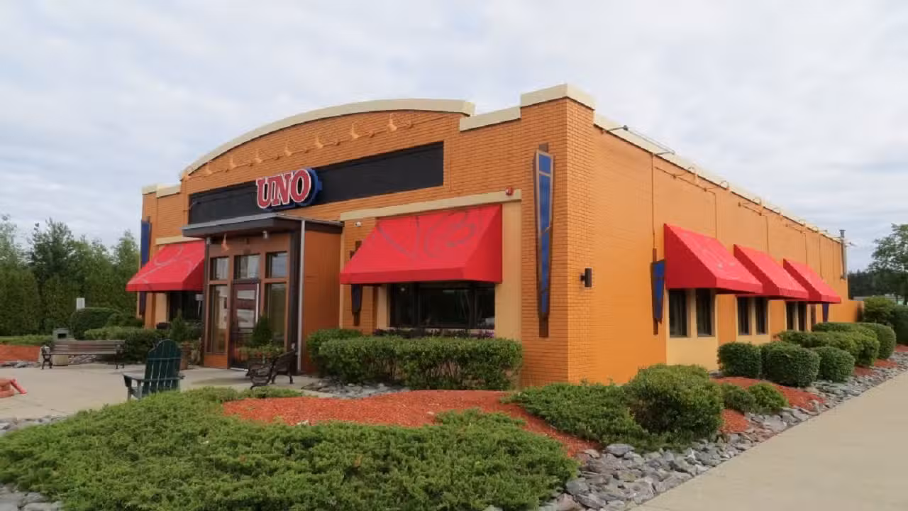 Exterior - Uno Pizzeria & Grill - Westborough, Westborough, MA