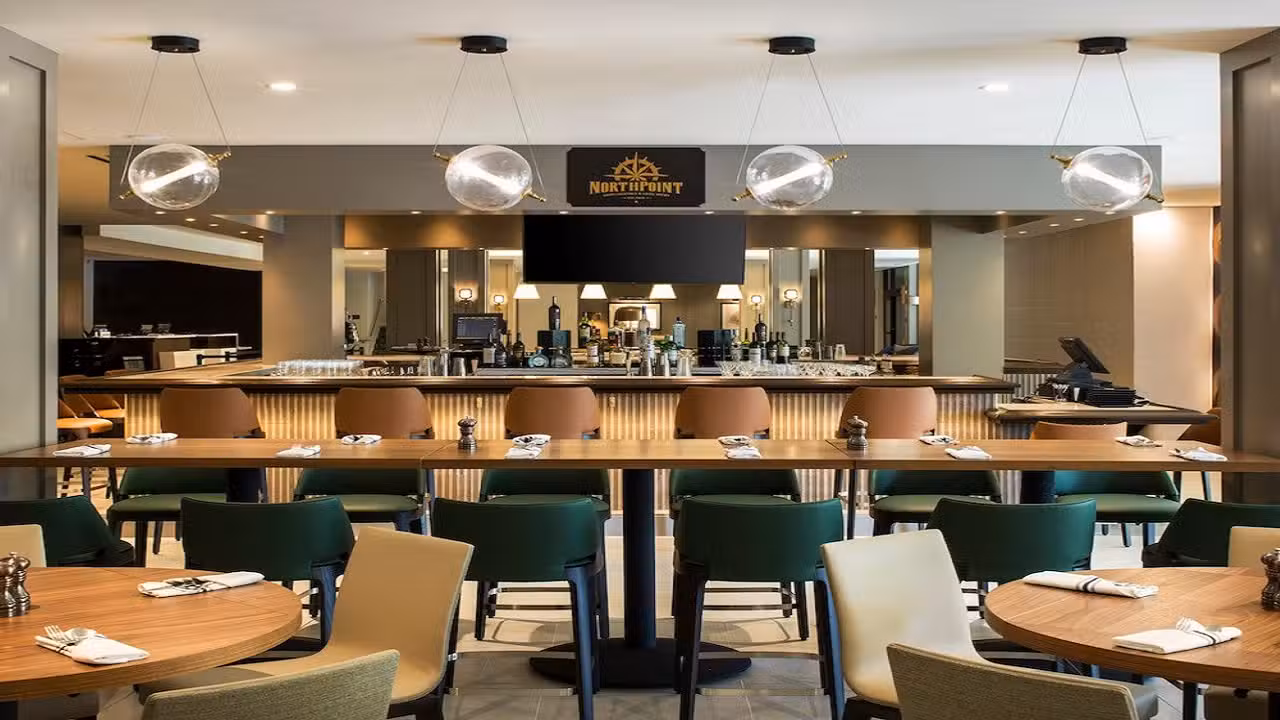 Binnenkant - Northpoint Bar & Restaurant, San Francisco, CA
