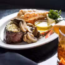 A photo of Field's at the Wilderness restaurant