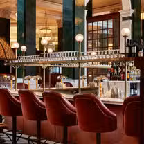 Una foto del restaurante Cecconi’s Sunday Feast at The Ned London