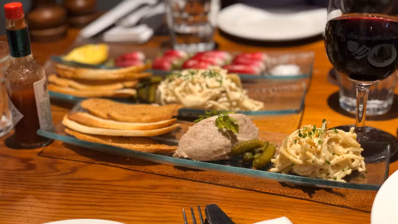 Eten - Provender Cafe Bistro, London, ENG