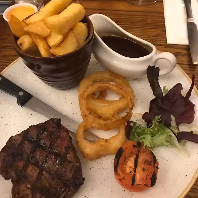Eten - The Castell Mynach, Pontyclun, Mid Glamorgan