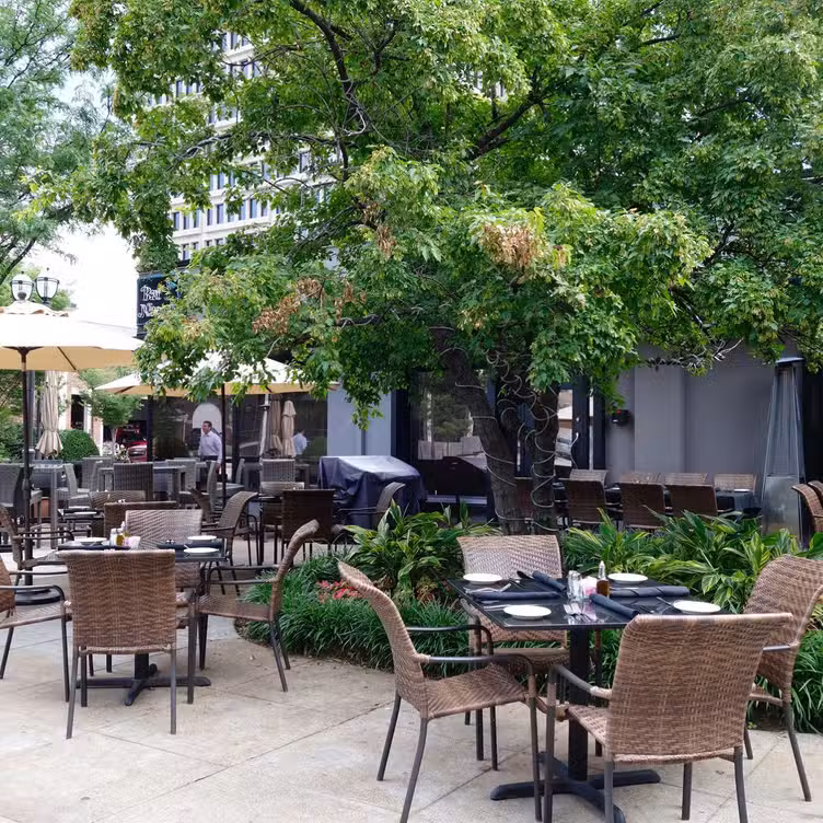 Café Napoli, Clayton, MO