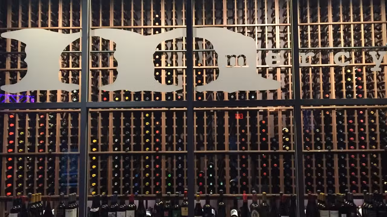 Binnenkant - Mercy Bar & Lounge, Irving, TX