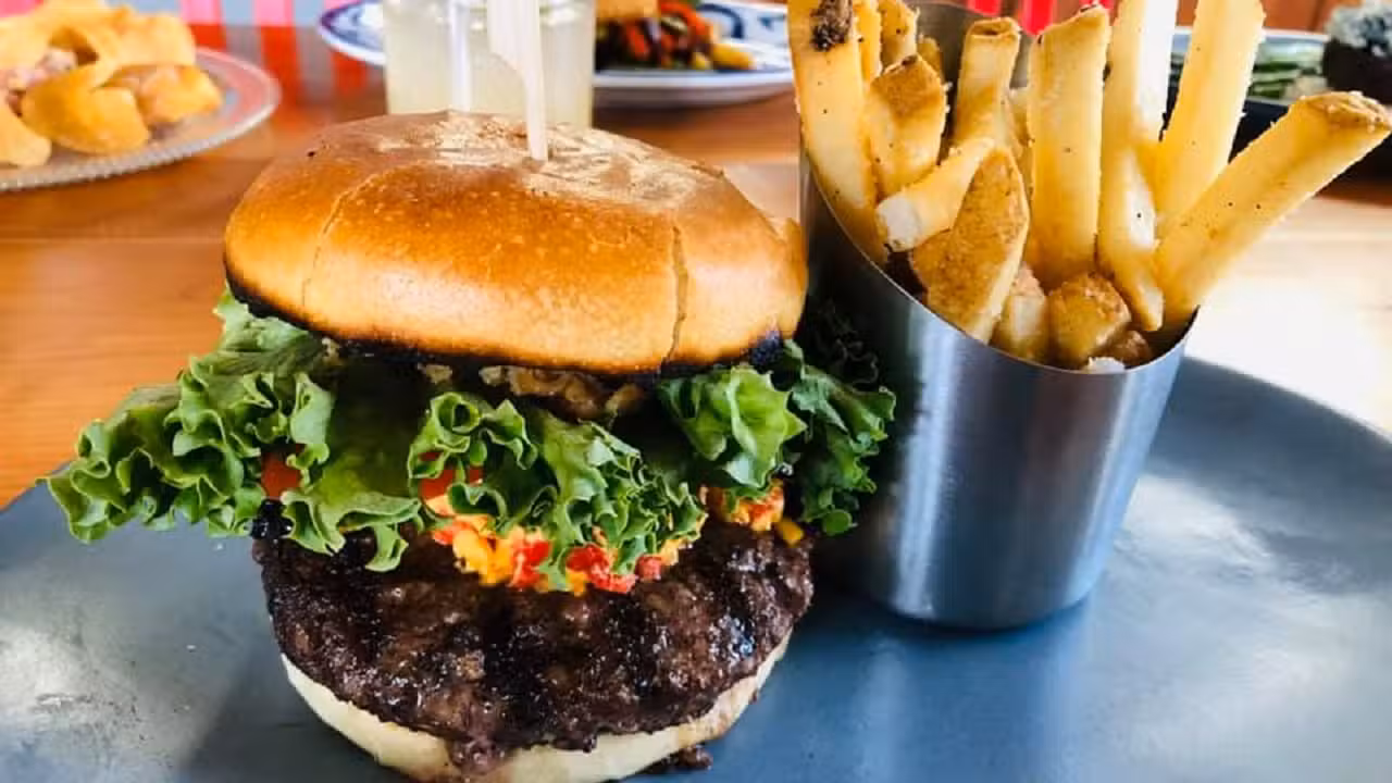 料理 - Sandy Point Beach House - Grand Rapids MI Grand Rapids