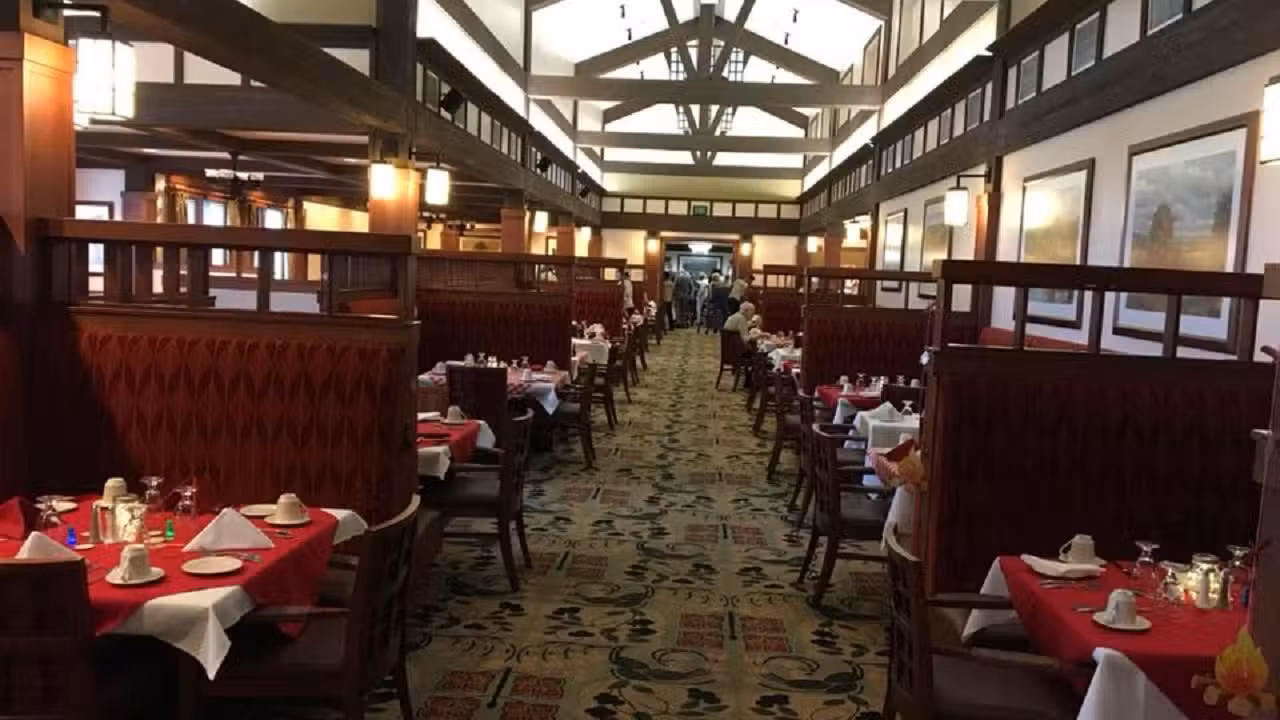 Binnenkant - University Retirement Community, Davis, CA
