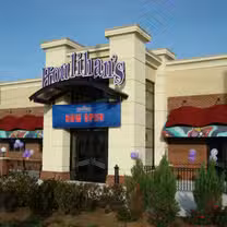 A photo of Houlihan's - Farmingdale restaurant