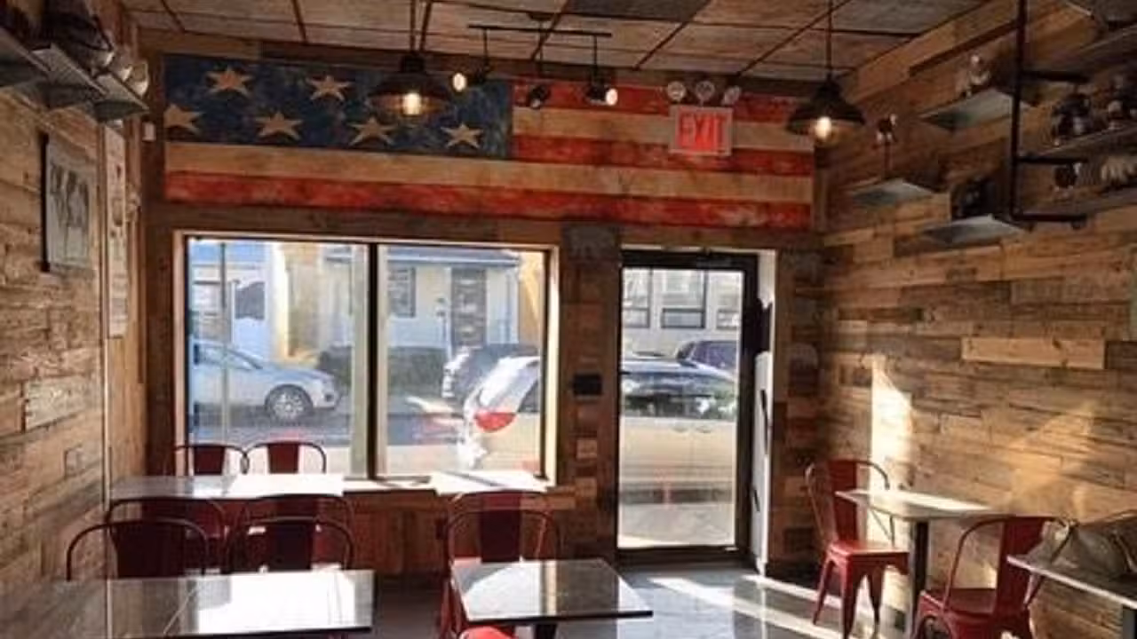 Interior - Corner House BBQ, Staten Island, NY