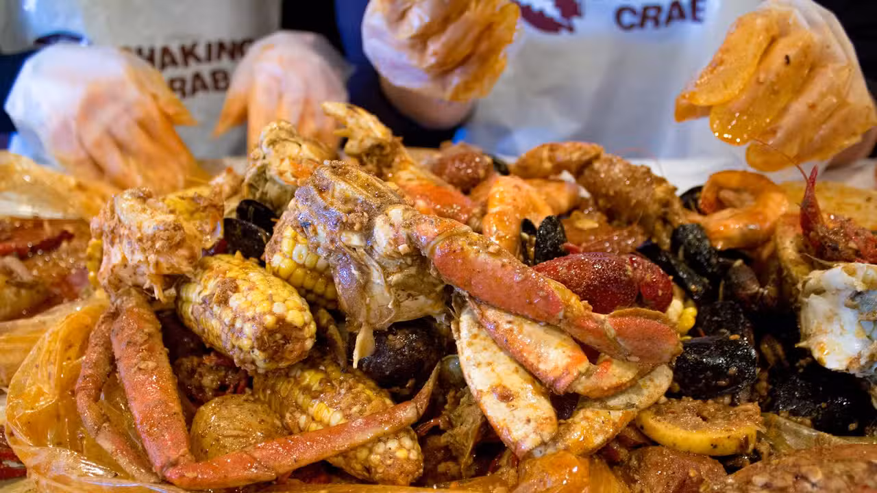 Interior - Shaking Crab - Goffstown, Manchester, NH